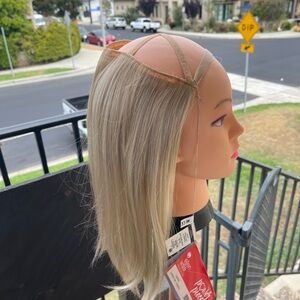 Ellen Wille “Cayenne” synthetic hairpiece in Pastel Blond